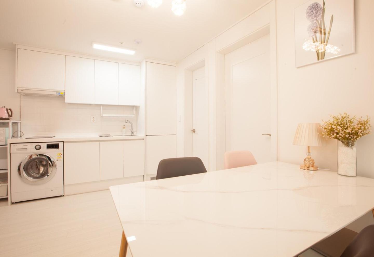 Station Joey N Ray House * Seoul